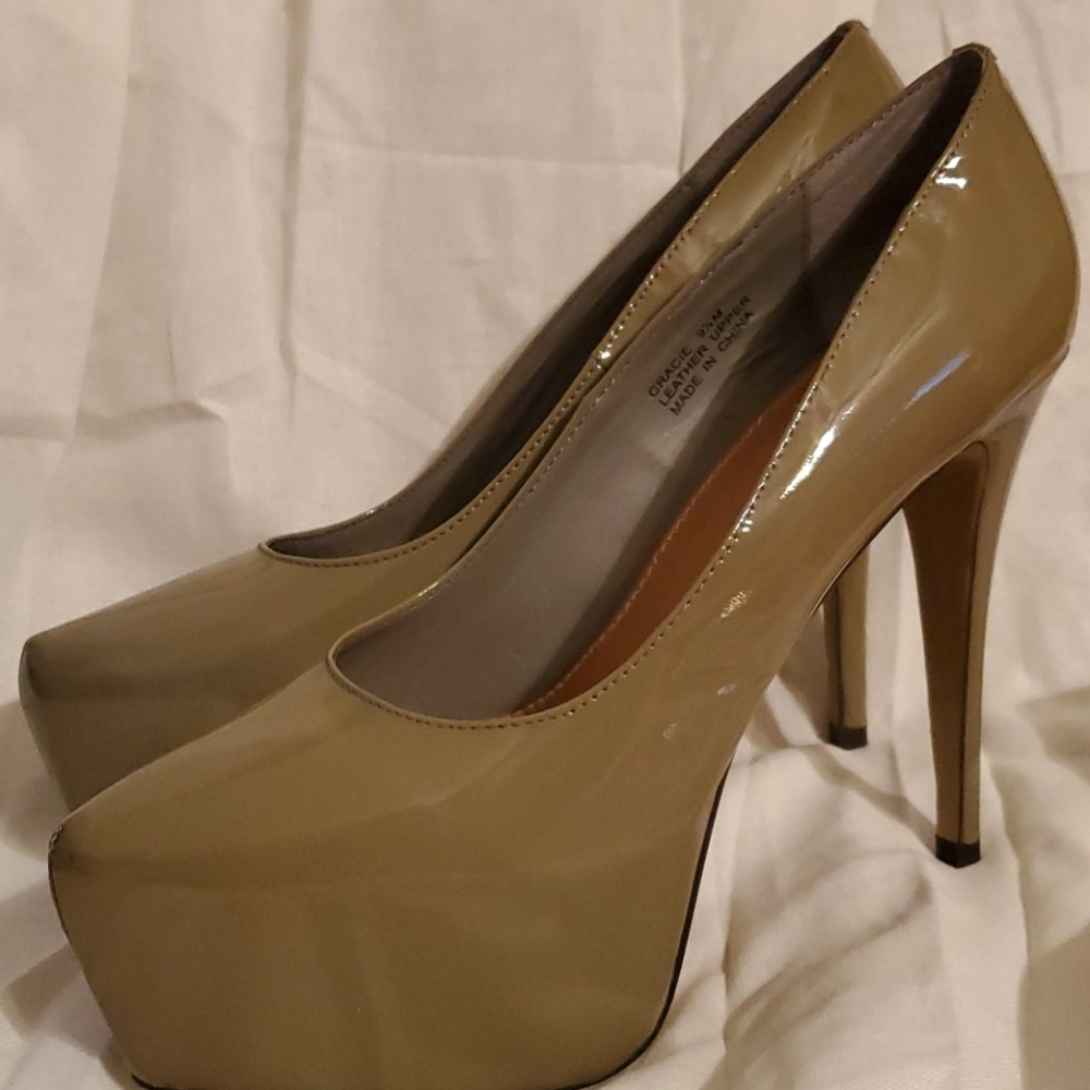 Kelsi Dagger grey platform heel 9.5 m